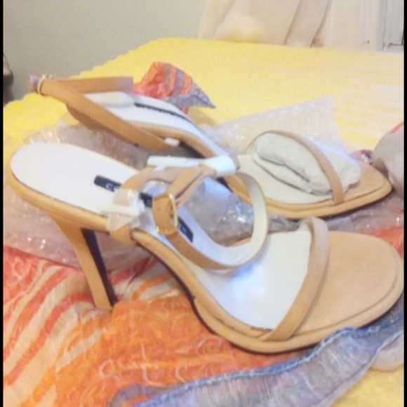 Colin Stuart Shoe's - Picture 2 of 5